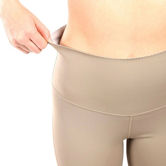 Athleta Elation Scallop Capri Sz XS Color -Quail (taupe/beige) NWT - Picture 2 of 7